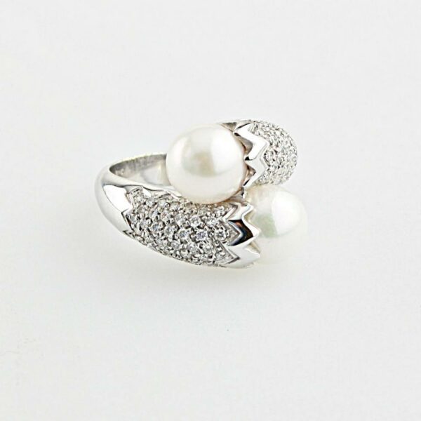 ANELLO IN ORO CON PERLE E BRILLANTI