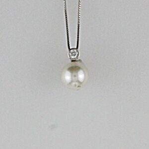 COLLANA IN ORO E DIAMANTI CON PERLA