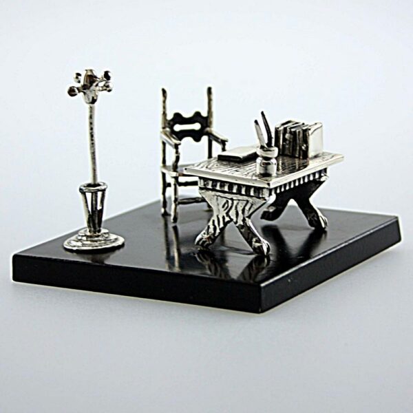 SCULTURA PROFESSORE IN ARGENTO 800/925°°°