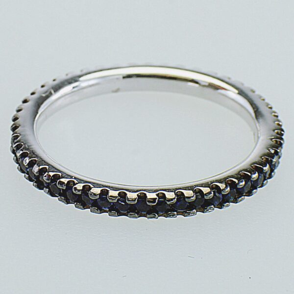 ANELLO ETERNITY IN ORO CON ZAFFIRO