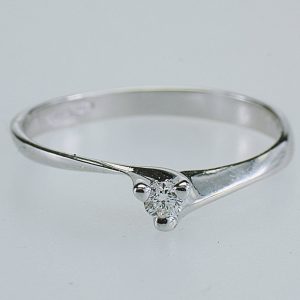 ANELLO SOLITARIO IN ORO E DIAMANTE