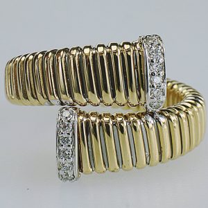 ANELLO CONTRARIE' IN ORO CON DIAMANTI