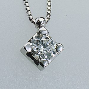 COLLANA PUNTO LUCE IN ORO CON DIAMANTE
