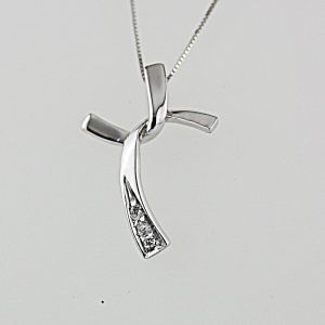 COLLANA IN ORO CON DIAMANTI