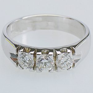 ANELLO TRILOGY IN ORO CON DIAMANTI